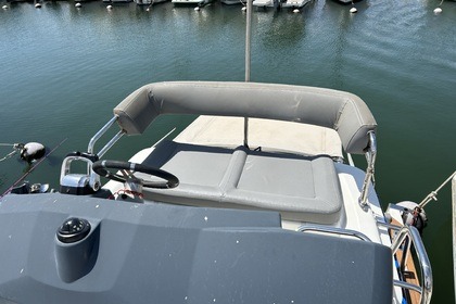 Charter Motorboat Beneteau Barracuda 9 Valras-Plage