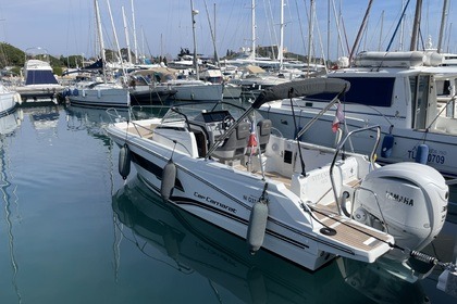 Hire Motorboat Jeanneau Cap Camarat 7.5 Wa Antibes