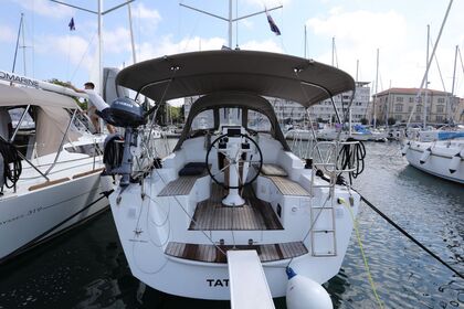 Hire Sailboat Jeanneau Sun Odyssey 319 Pula