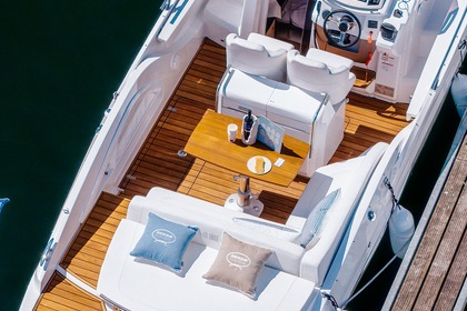Hire Motorboat Sessa Marine Sessa Key Largo 27 Croatia