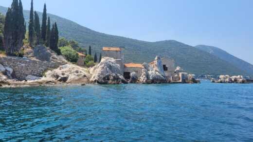 Blace Motorboat Sessa Marine Key Largo 19 alt tag text