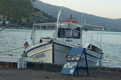 Hire Motorboat Traditional Boat Elounda