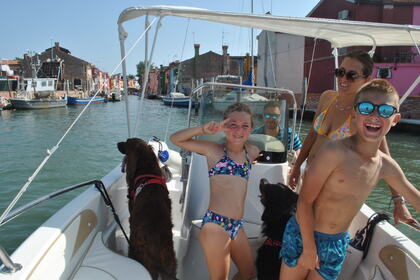 Imbarcazione Trimarchi e Enica