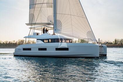 Location Catamaran Lagoon 55 Lavrio Port