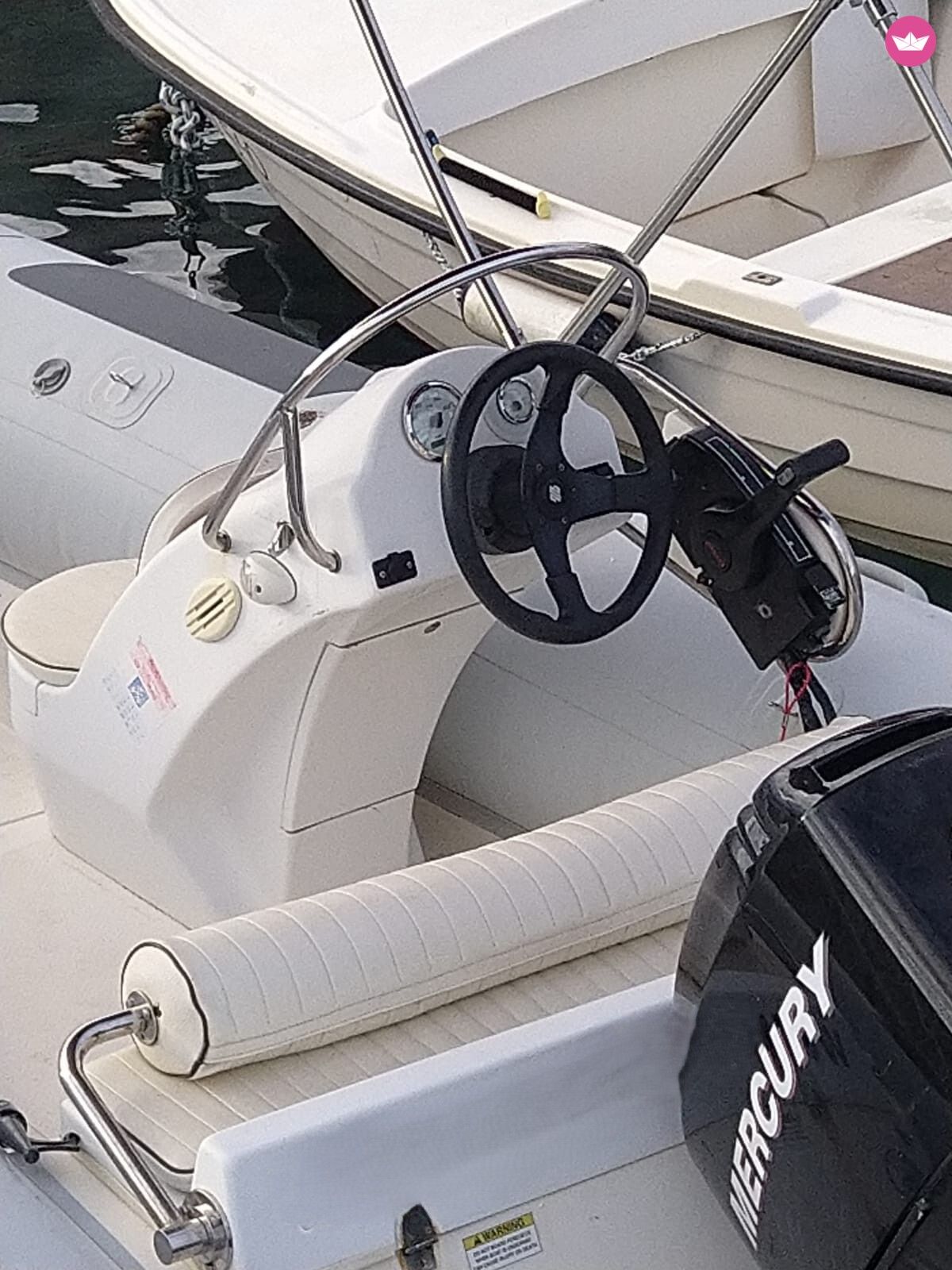 Bateau à moteur bayliner marine kolibri 50cv 4
