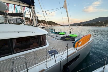 Hyra båt Katamaran Lagoon-Bénéteau Lagoon 560 S2 - 5 + 1 cab. Alimos