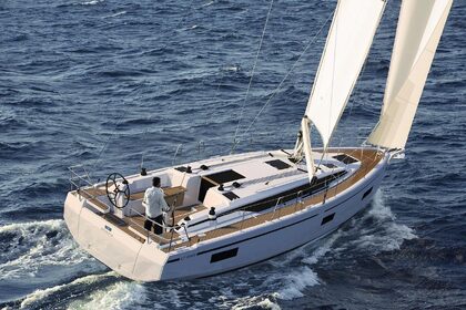 Hyra båt Segelbåt Bavaria Yachtbau Bavaria C38 La Rochelle