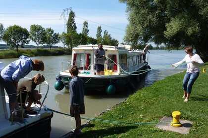 Miete Hausboot Jeanneau Eau claire 1400 Lagarde