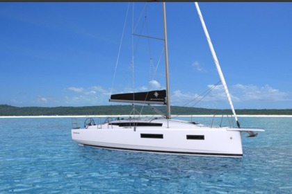 Charter Sailboat Jeanneau SUN ODYSSEY 350 La Londe-les-Maures