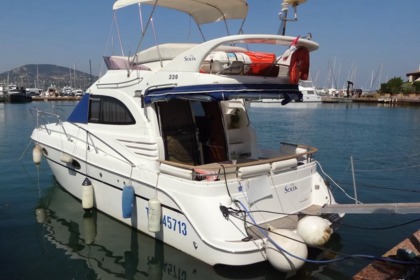 Charter Motorboat Galeon 330 Fly Saint-Tropez