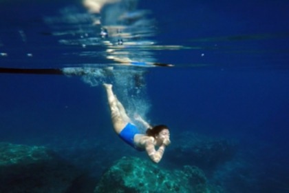 Rent a boat Discover Santorini by yourself. No license required