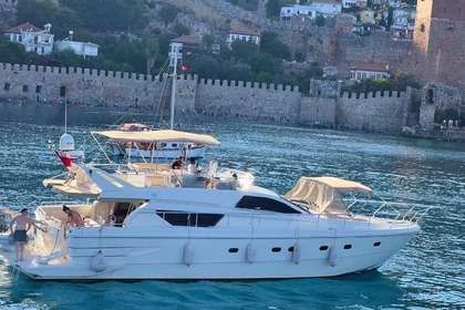 Alanya Feretti 52 Fly 26 Capacity