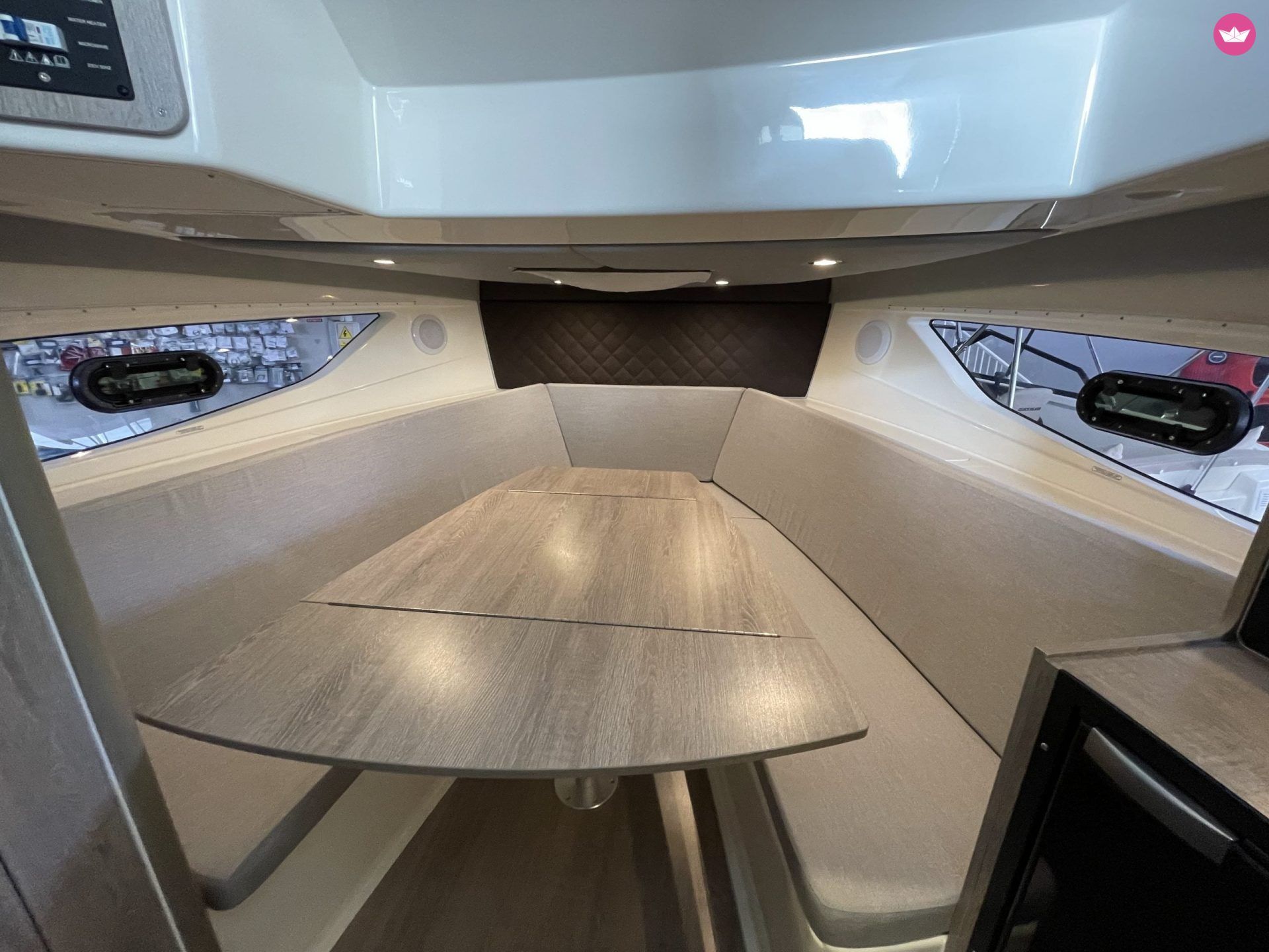 Bateau à moteur Quicksilver 875 Sundeck 350cv 5