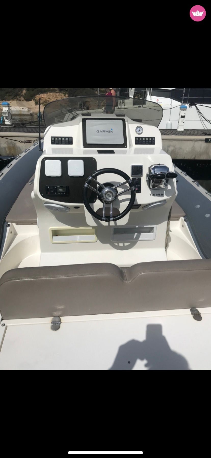 Bateau à moteur Master 996 500cv 8
