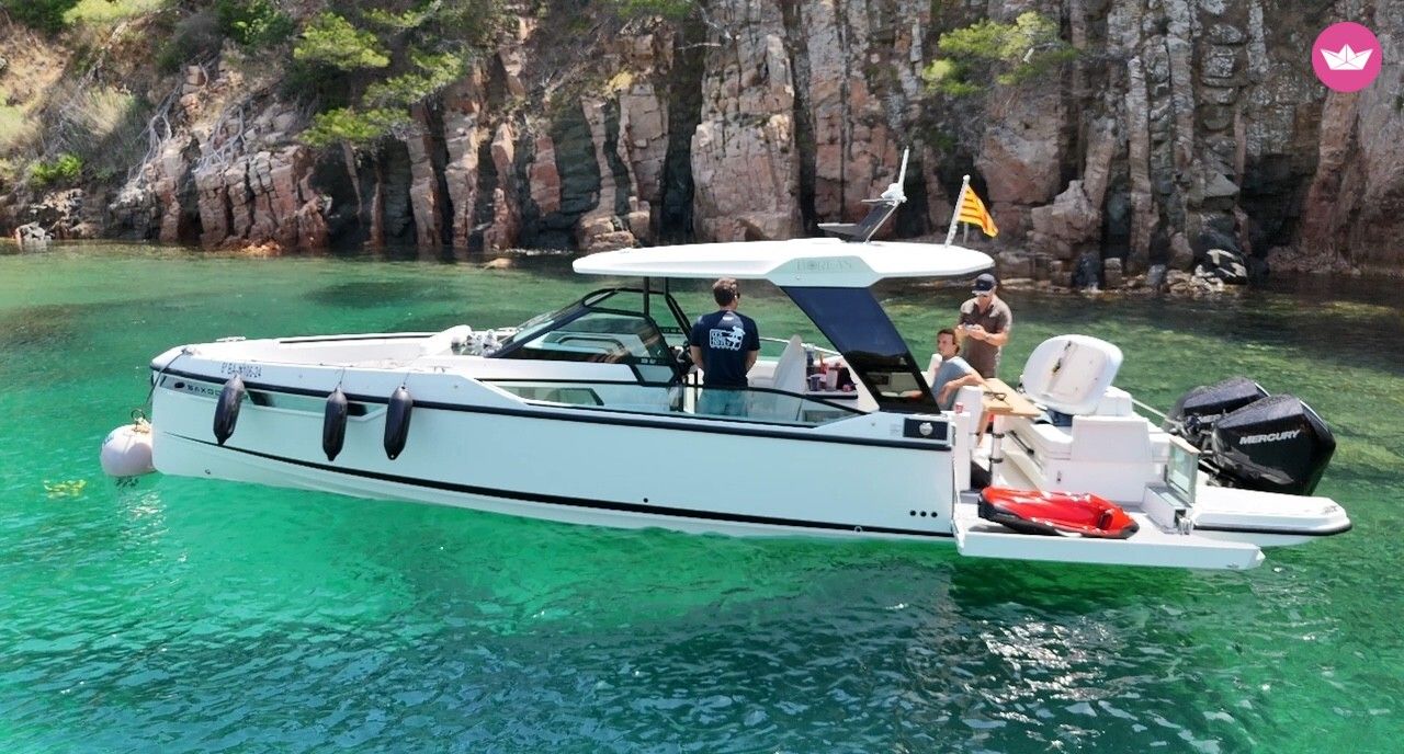 Bateau à moteur saxdor 320 GTO 450cv 2