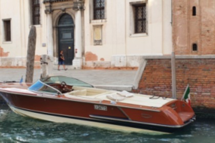 Miete Motorboot Colombo Super indios 24 Venedig