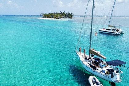 Private sailing boat for 2 people