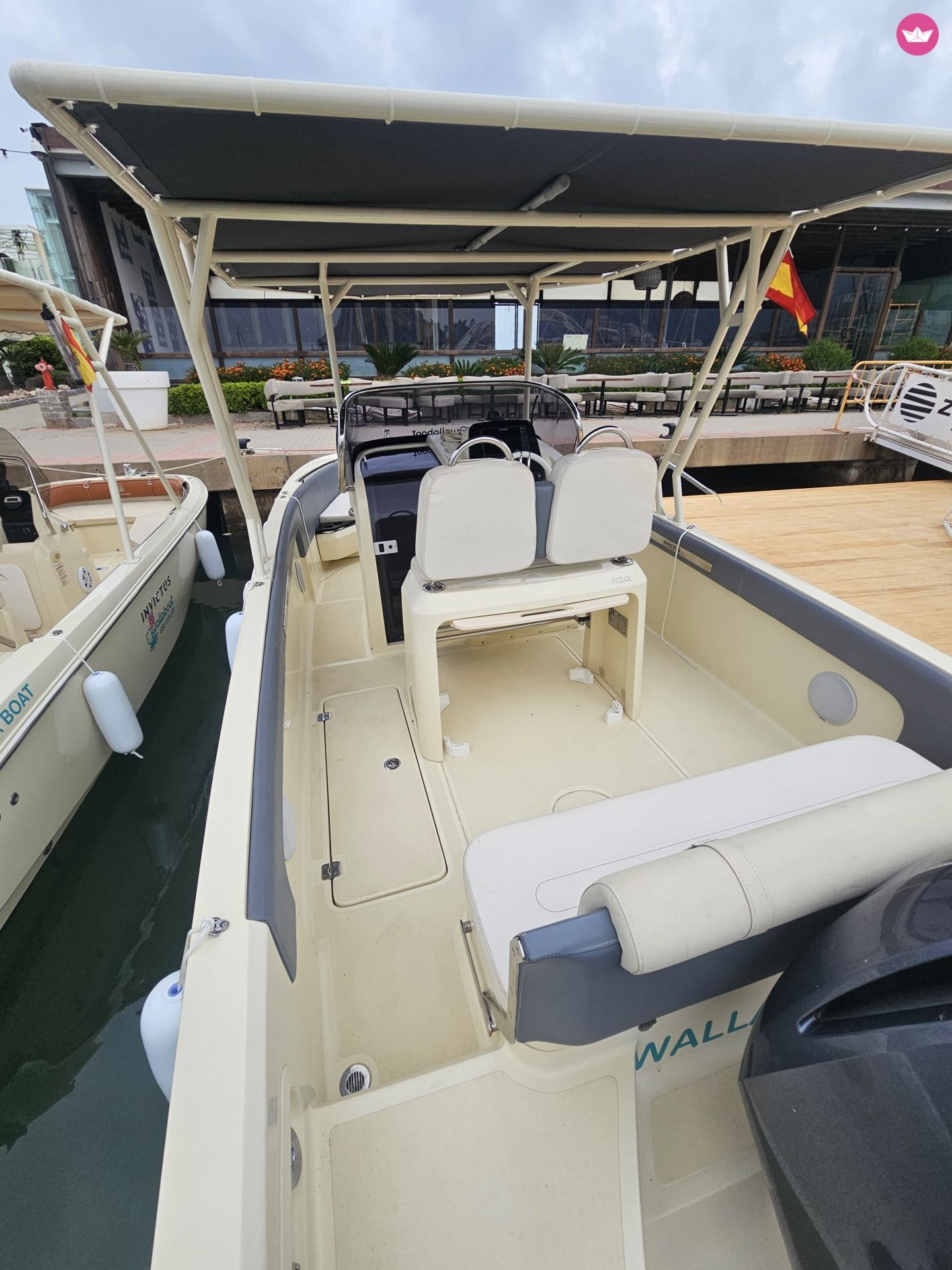 Bateau à moteur Fairline INVICTUS FX240 250cv 6