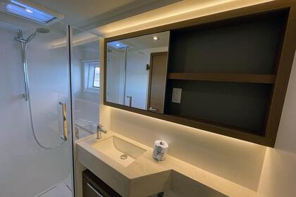 Descubre el lujo y la comodidad a bordo de nuestro LAGOON 50 (2022)