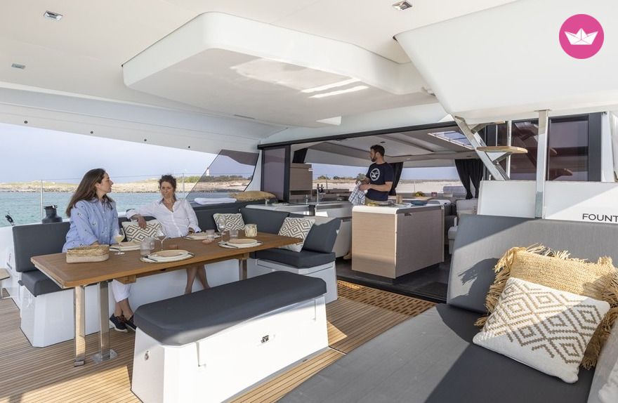 Catamaran Fountaine Pajot 51' Aura maestro 15m 8