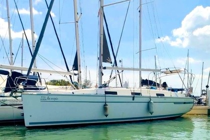 Hire Sailboat Bavaria Bavaria 32 Cruiser Phuket