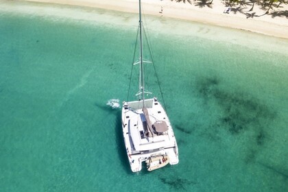 Location Catamaran FOUNTAINE PAJOT Helia 44 Evolution Le Marin