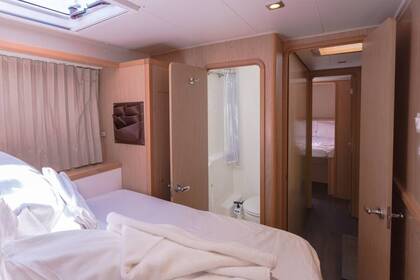 Lagoon 400 - luxury sailing