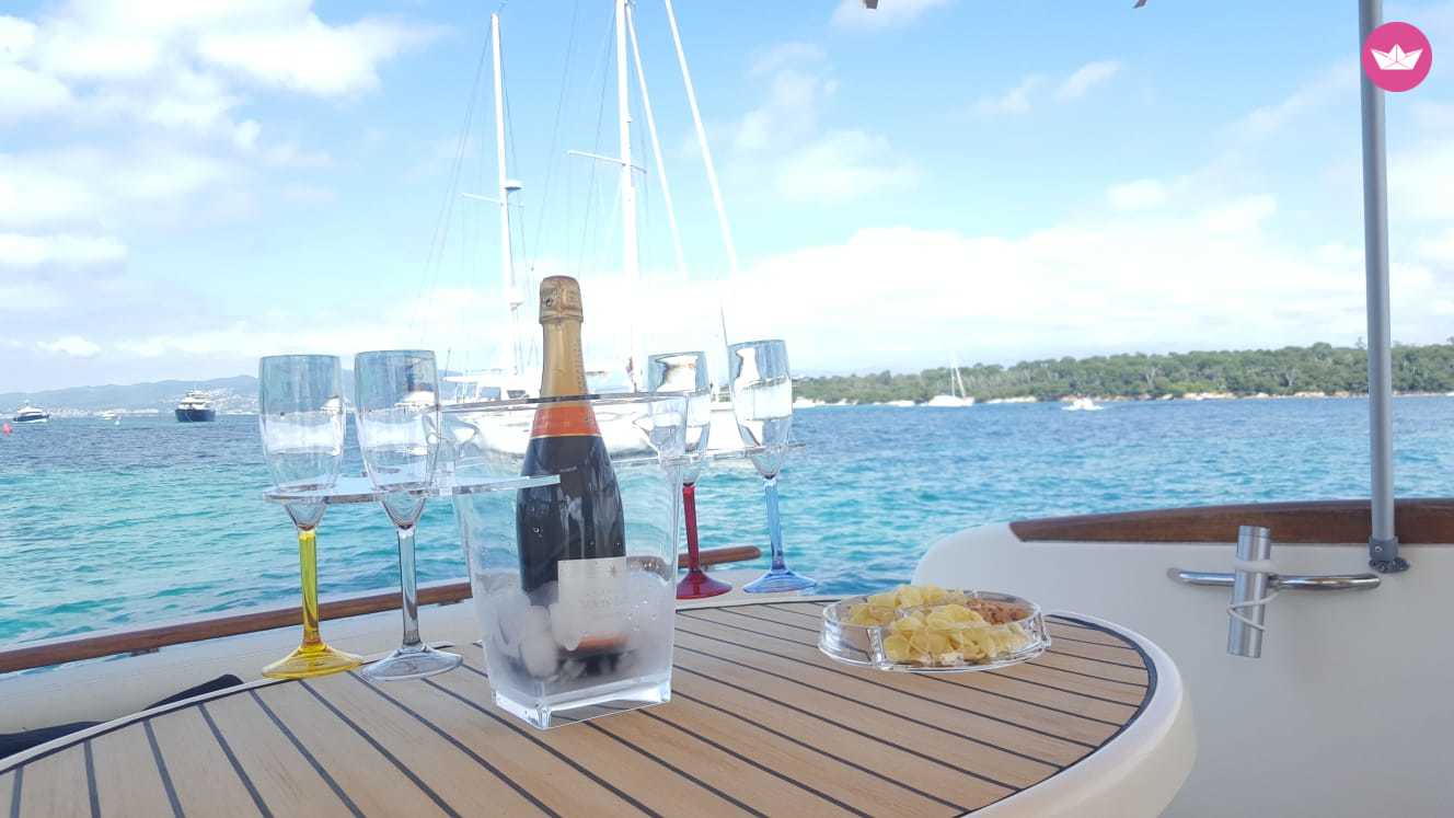 Bateau à moteur Jeanneau Leader 805 de particuliers et professionnels