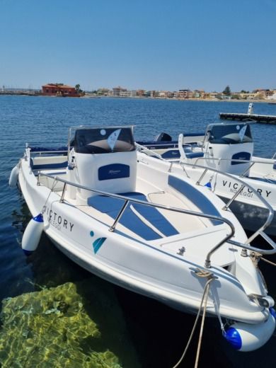 Noleggio Barca Senza Patente Blumax 570 Blumax 19 Open (2019 ...