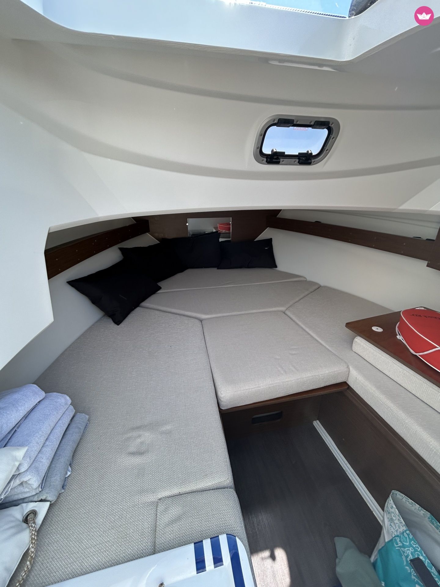 Bateau à moteur Jeanneau Cap camarat 6.5 wa 200cv 2