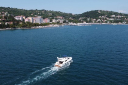 Noleggio Yacht a motore Ferretti 500 elite Rovigno