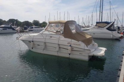 Аренда Моторное судно Larson 254 Cabrio Новалья