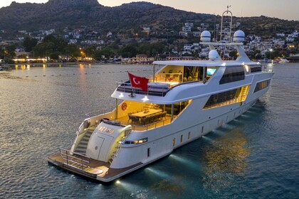 Vetro yacht