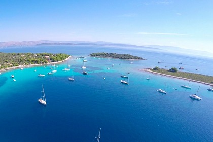 Atlantic 670 à louer avec skipper à Trogir