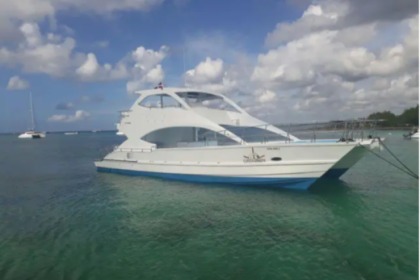 Rental Motorboat catamaran abierto La Romana