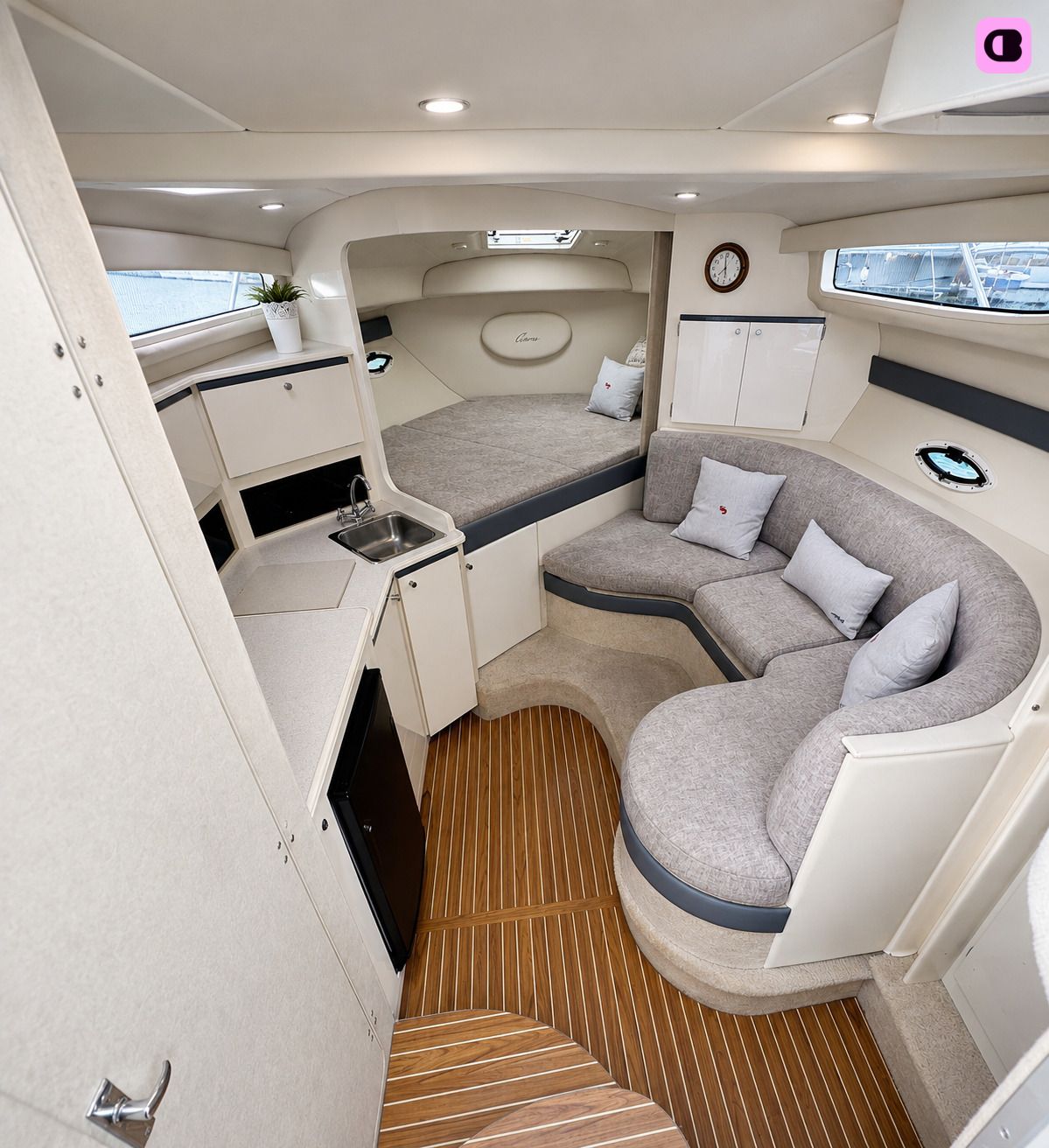 Bateau à moteur BAYLINER BAYLINER CIERA 530cv 7