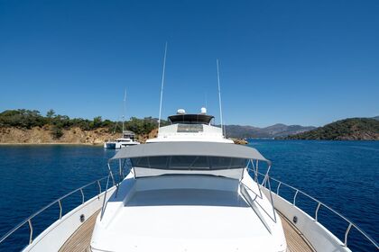 Canados 70 Motor yacht for 8 people