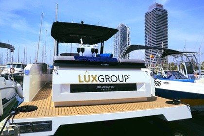 Motor Yacht De Antonio D28 in Olympic Port Barcelona