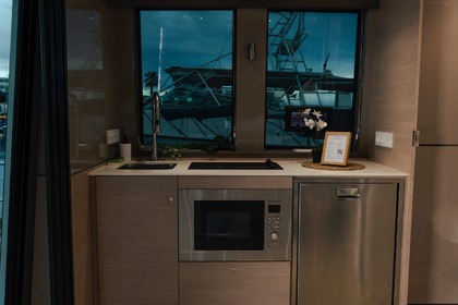 Privat Katamaranupplevelse | Segla och Njut av Medelhavet