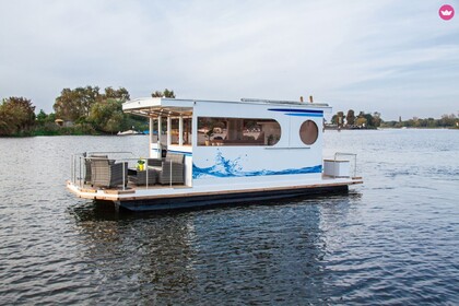 Hire Houseboat Rollyboot Max 8.2 Schwerin