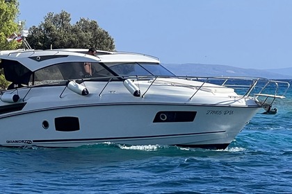 Hire Motorboat Grandezza 34 OC  Trogir