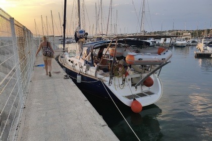 Charter Sailboat Beneteau Oceanis 423 Saint-Raphaël