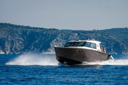 Rental Motorboat Aliskaf 37 Split