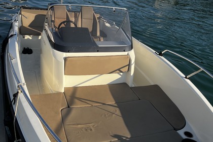 Noleggio Barca a motore Quicksilver Activ 675 Open Marsiglia