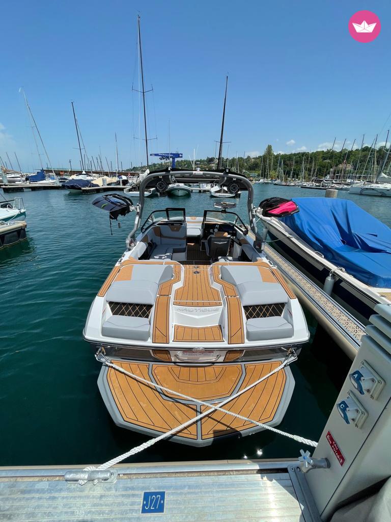 Bateau à moteur nautique super air nautique 350cv 2