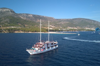 Charter Sailing yacht Mini Cruise Vapor Split