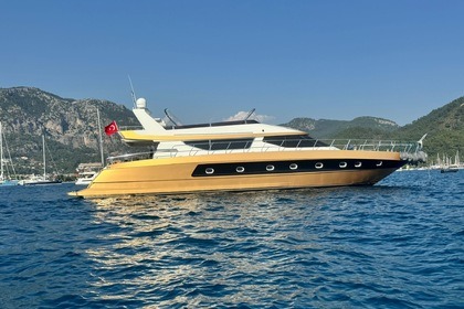 Luxury Motor yacht with a capacity of 10 people