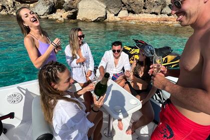 Spettacolare barca senza patente per 8 persone