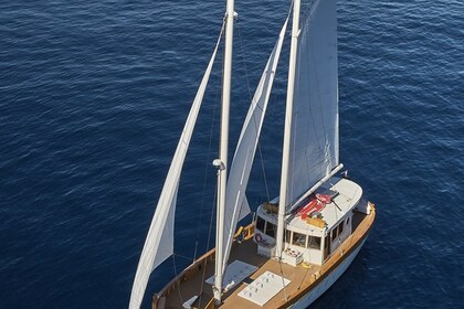 Hyra båt Segelbåt Custom Made Green Ray Splits hamn