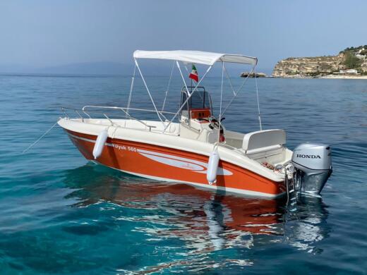 Noleggio Barca Senza Patente Boat Blumare Dyuck 5,60 (2021) - Vibo ...